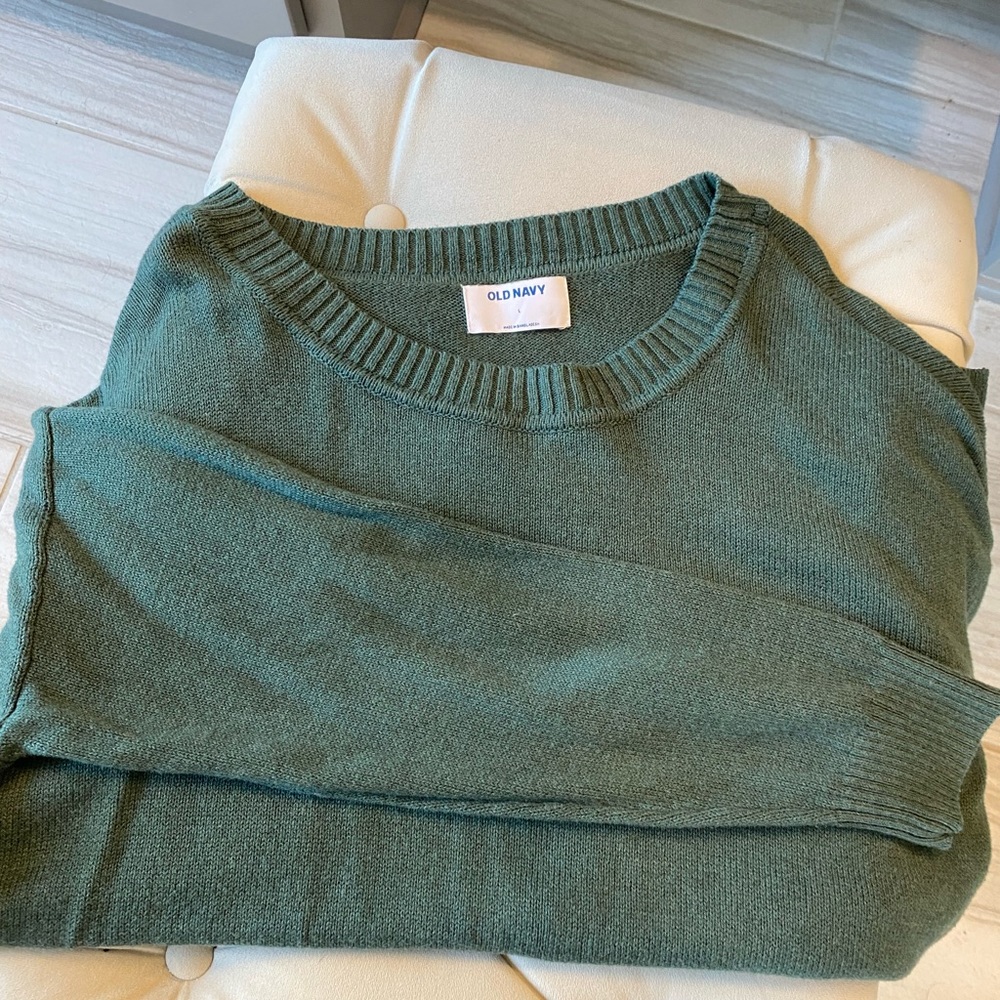 Old navy sweater
